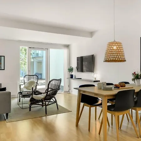 1 Bedroom Awesome In Apartment
